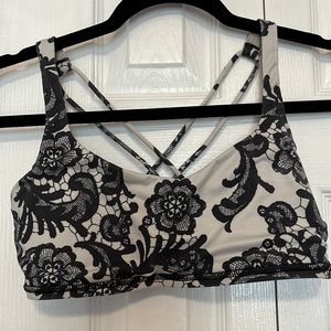 Lululemon sports bra
